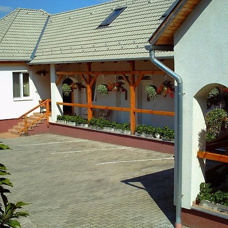 Polonia Apartman Apartamento Egerszalók Exterior foto