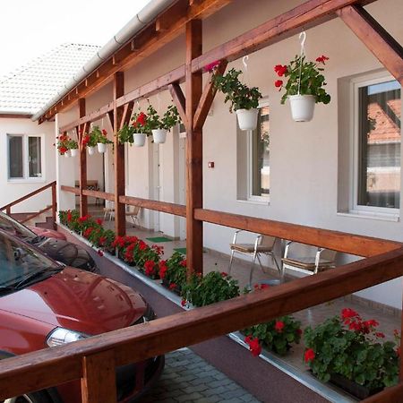 Polonia Apartman Apartamento Egerszalók Exterior foto